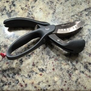 Pampered Chef Black Kitchen Shears